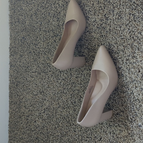 Nude heels - Picture 3 of 5